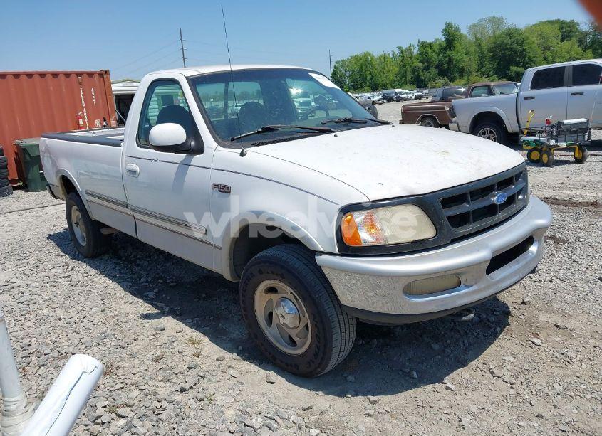 1997 Ford F-150 LARIAT/STANDARD/XL/XLT (VIN 1FTEF18L2VNC06150) main photo