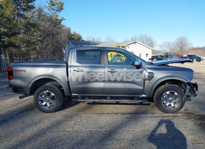 Photo 14 of 2024 Ford Ranger LARIAT (VIN 1FTER4KH3RLE14617)