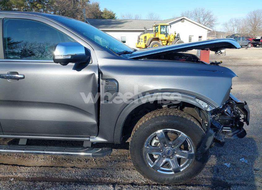 Photo 18 of 2024 Ford Ranger LARIAT (VIN 1FTER4KH3RLE14617)