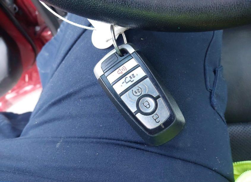 Photo 11 of 2019 Ford F-150 LARIAT (VIN 1FTEW1C41KKE59909)