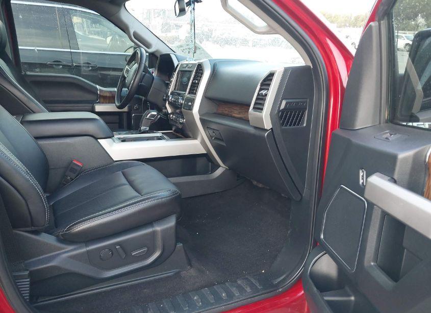 Photo 5 of 2019 Ford F-150 LARIAT (VIN 1FTEW1C41KKE59909)