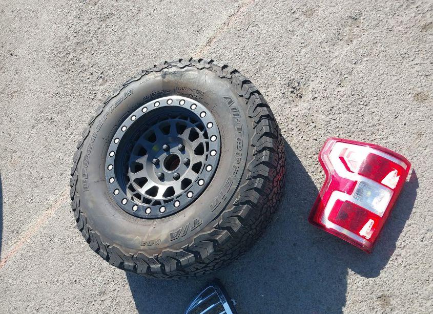 Photo 12 of 2019 Ford F-150 XLT (VIN 1FTEW1C48KKC52577)