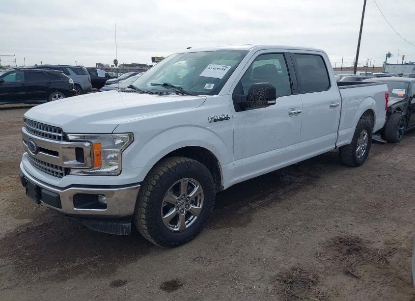 Photo 2 of 2018 Ford F-150 XLT (VIN 1FTEW1C51JKD54617)