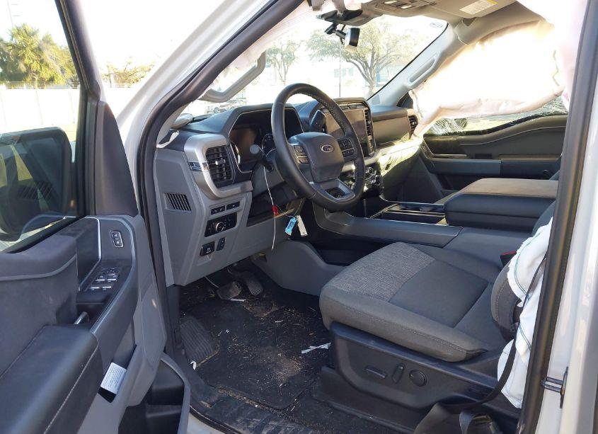 Photo 5 of 2023 Ford F-150 XLT (VIN 1FTEW1C56PKG10033)