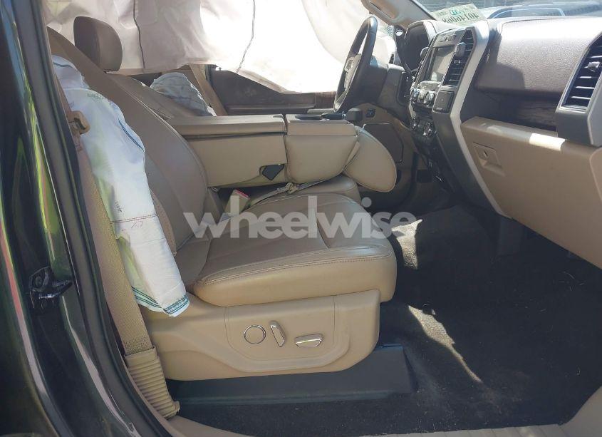 Photo 5 of 2018 Ford F-150 LARIAT (VIN 1FTEW1C58JKC27394)