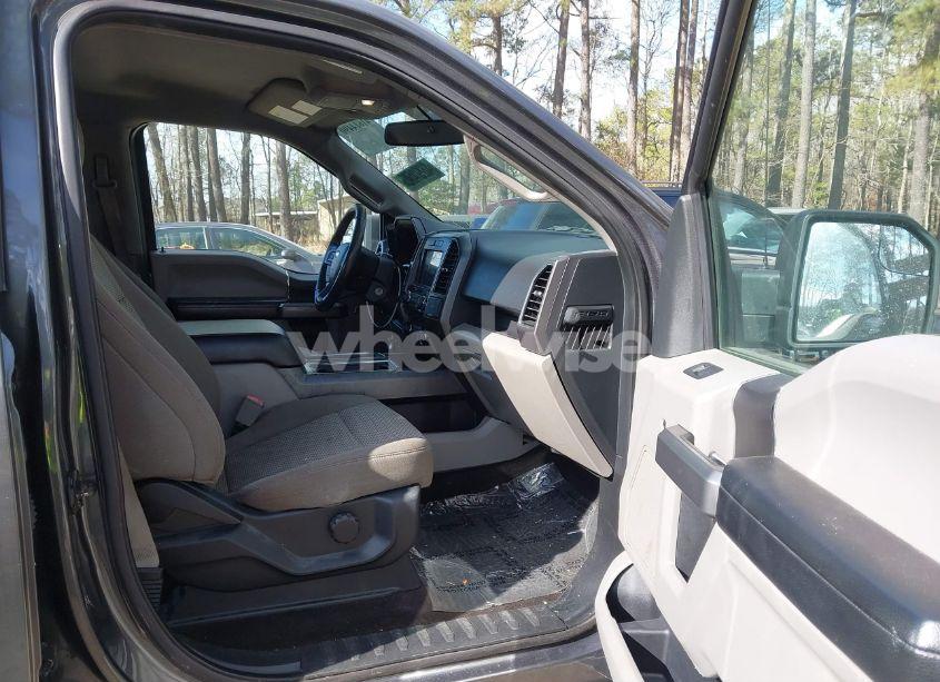 Photo 5 of 2018 Ford F-150 XLT (VIN 1FTEW1C5XJFA72582)