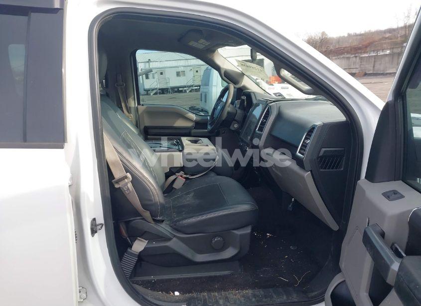 Photo 5 of 2016 Ford F-150 XLT (VIN 1FTEW1C82GFB55572)