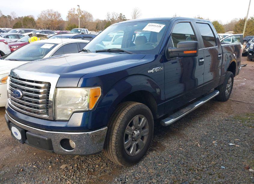 Photo 2 of 2010 Ford F-150 XLT (VIN 1FTEW1C85AFD61637)