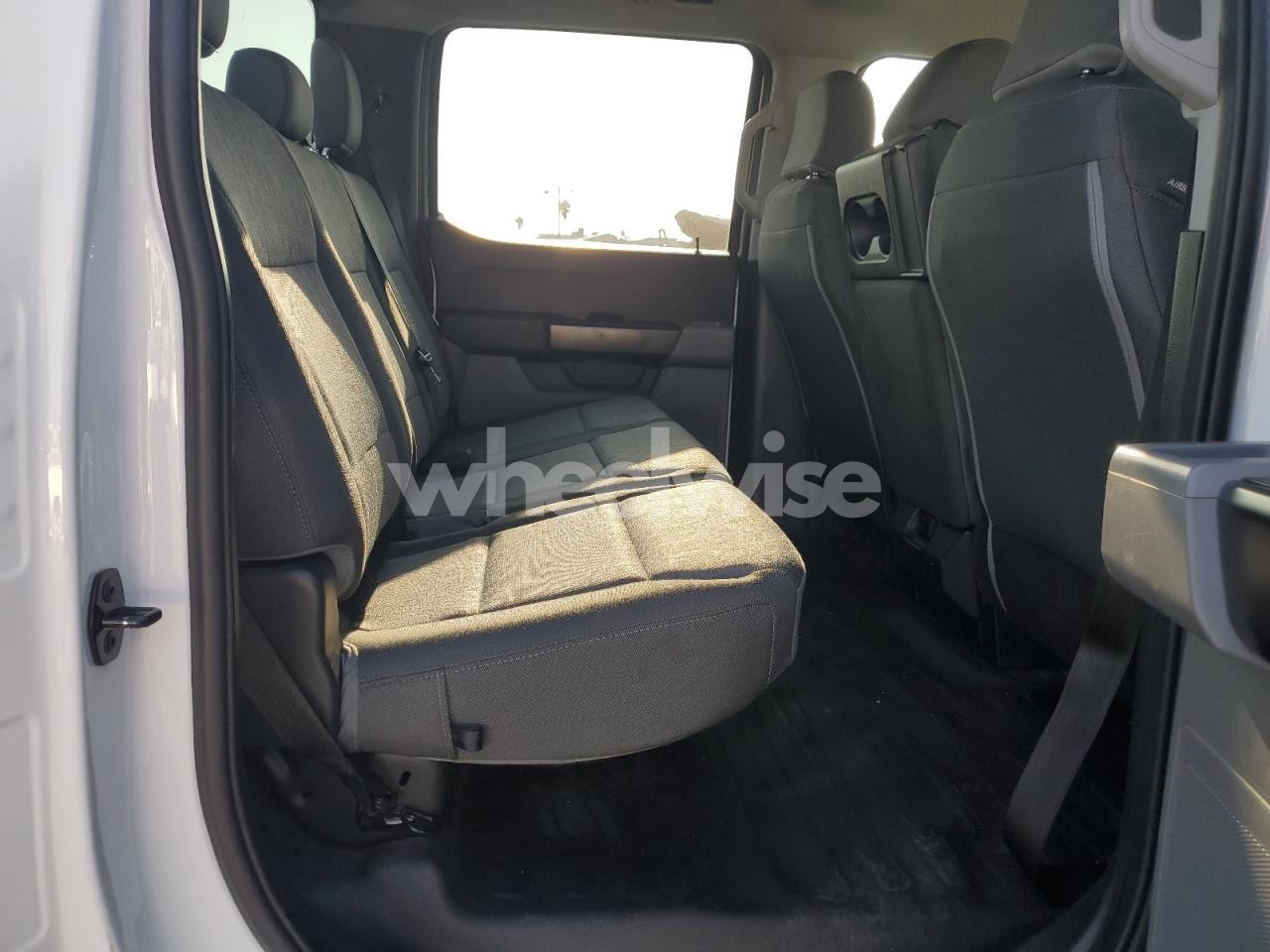 Photo 10 of 2022 FORD F150 SUPERCREW (VIN 1FTEW1C87NFB31135)