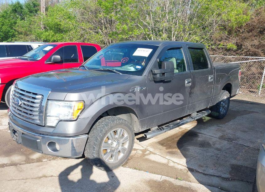 Photo 2 of 2010 Ford F-150 XLT (VIN 1FTEW1C8XAFC96882)