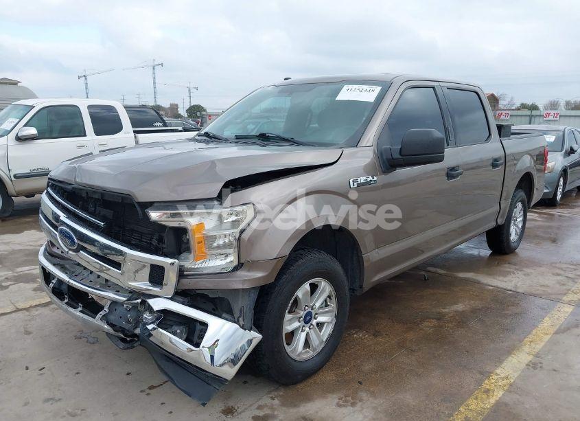 Photo 2 of 2018 Ford F-150 XLT (VIN 1FTEW1CB1JKF43869)