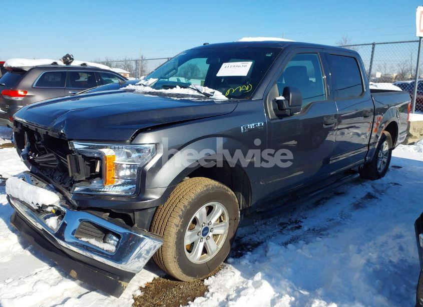 Photo 2 of 2018 Ford F-150 XLT (VIN 1FTEW1CB4JFB87524)