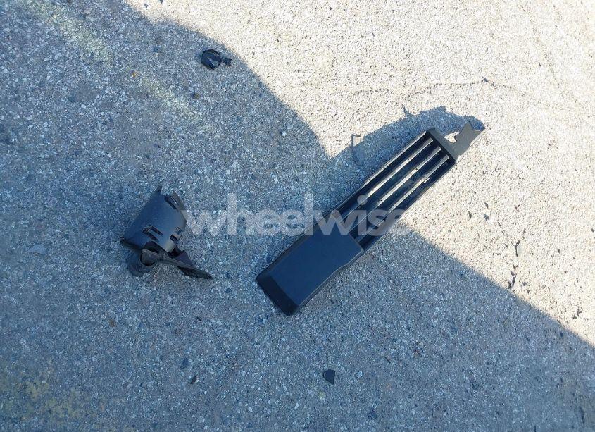 Photo 12 of 2016 Ford F-150 XLT (VIN 1FTEW1CF1GFA22493)