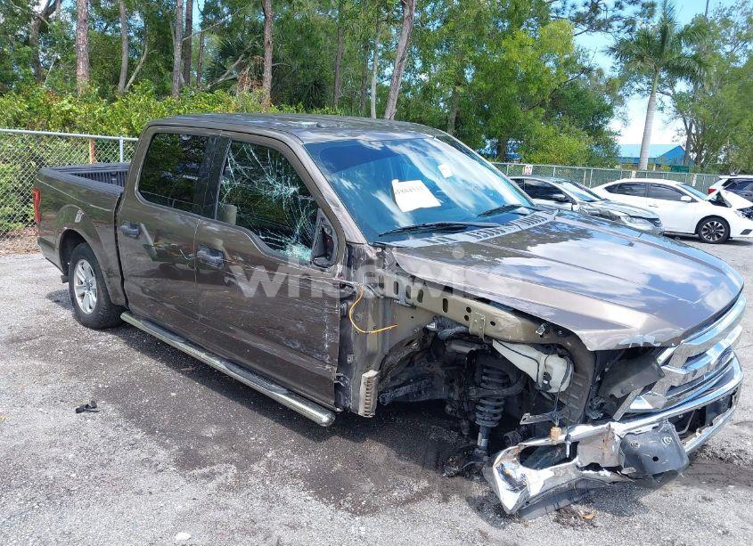 2017 Ford F-150 XLT (VIN 1FTEW1CF6HFB67496) main photo