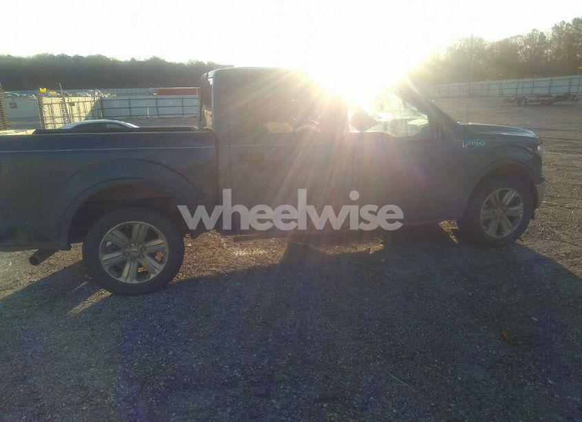 Photo 13 of 2018 Ford F-150 LARIAT (VIN 1FTEW1CG0JKD04292)