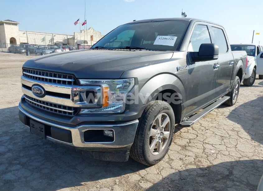 Photo 2 of 2018 Ford F-150 XLT (VIN 1FTEW1CG1JKD03863)