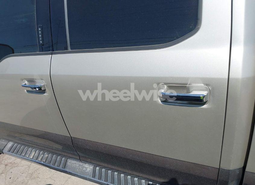 Photo 14 of 2018 Ford F-150 LARIAT (VIN 1FTEW1CG3JKD32135)