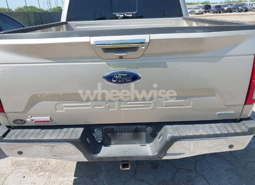 Photo 16 of 2018 Ford F-150 LARIAT (VIN 1FTEW1CG3JKD32135)