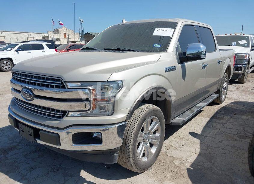 Photo 2 of 2018 Ford F-150 LARIAT (VIN 1FTEW1CG3JKD32135)
