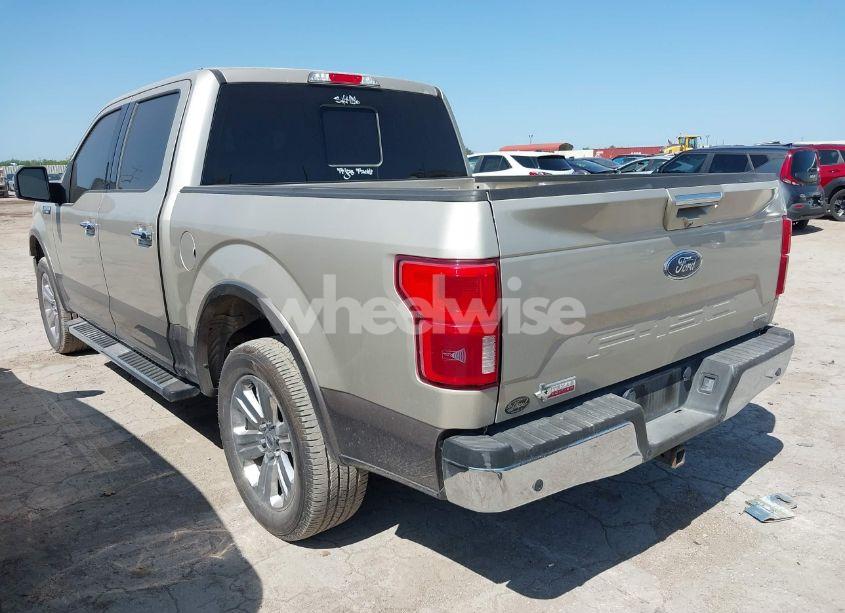 Photo 3 of 2018 Ford F-150 LARIAT (VIN 1FTEW1CG3JKD32135)