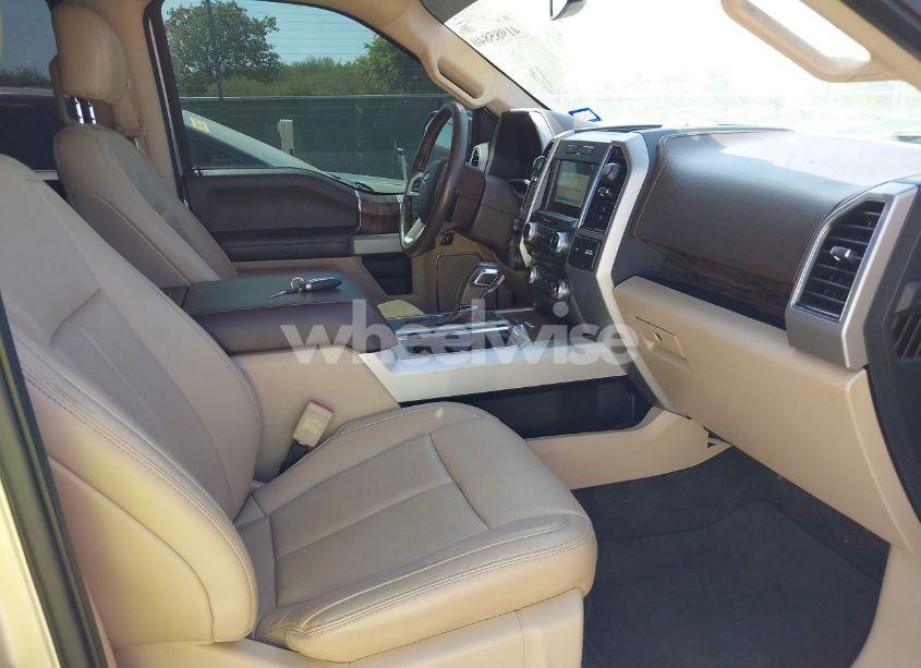 Photo 5 of 2018 Ford F-150 LARIAT (VIN 1FTEW1CG3JKD32135)