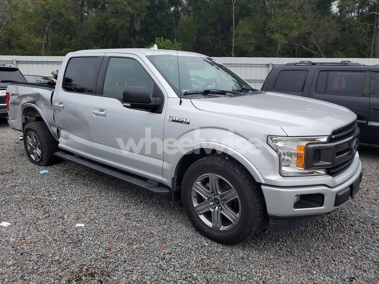 Photo 4 of 2018 FORD F150 SUPERCREW (VIN 1FTEW1CG7JKC31177)