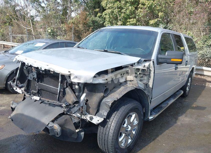 Photo 2 of 2013 Ford F-150 XLT (VIN 1FTEW1CM4DFC76175)