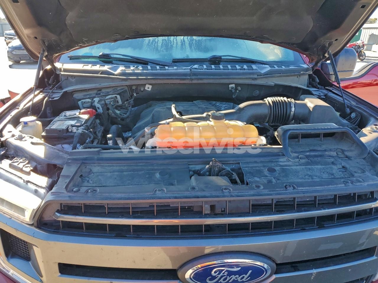 Photo 11 of 2018 FORD F150 SUPERCREW (VIN 1FTEW1CP0JFD42906)