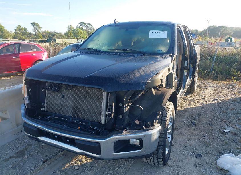 Photo 2 of 2019 Ford F-150 XLT (VIN 1FTEW1CP0KFD42468)