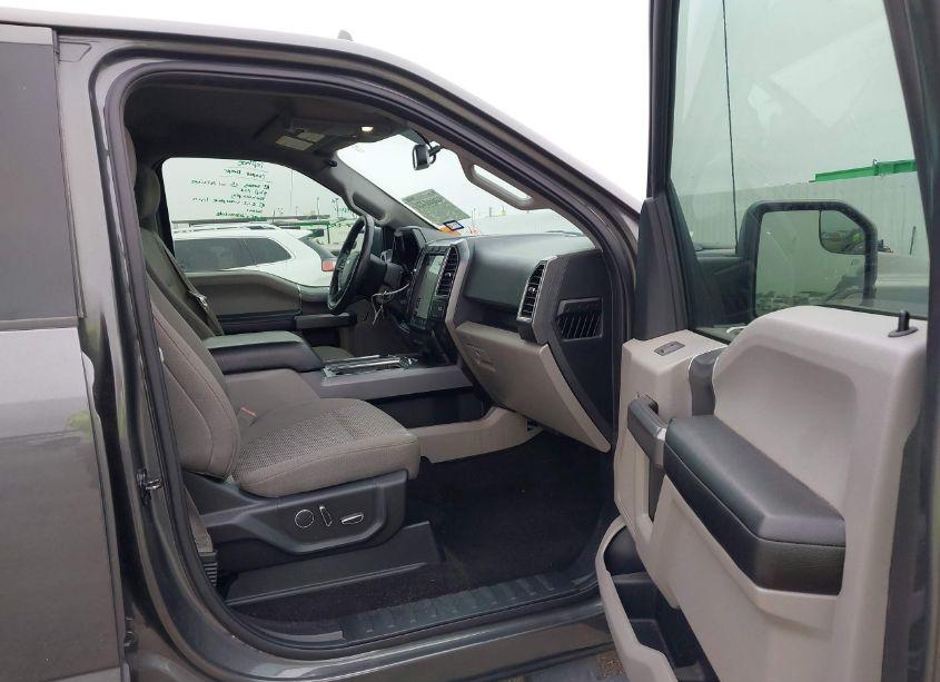 Photo 5 of 2018 Ford F-150 XLT (VIN 1FTEW1CP1JKD97985)