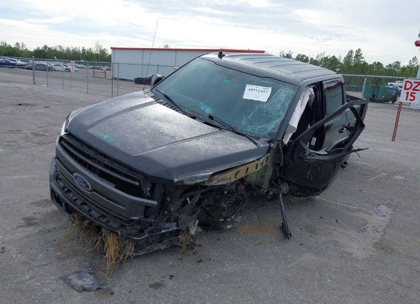 Photo 2 of 2018 Ford F-150 XLT (VIN 1FTEW1CP2JKF99296)