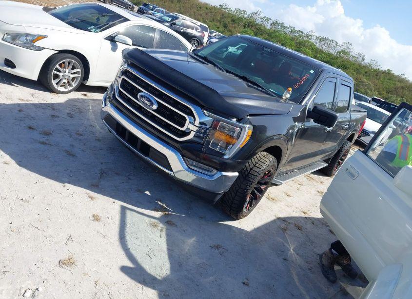 Photo 2 of 2022 Ford F-150 XLT (VIN 1FTEW1CP5NKD88101)