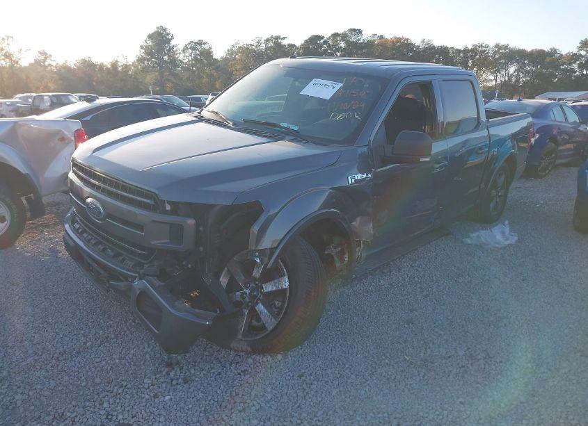 Photo 2 of 2018 Ford F-150 XLT (VIN 1FTEW1CP6JFC10586)