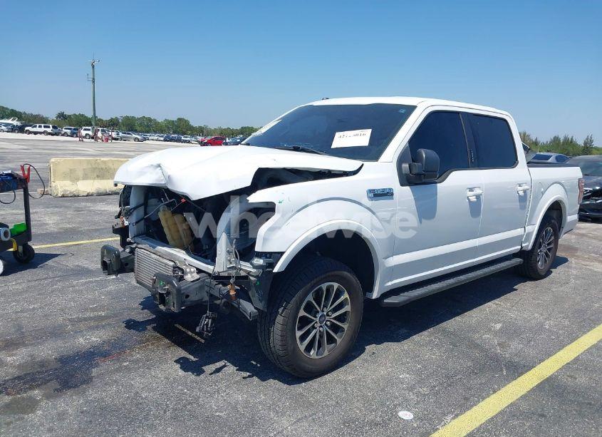 Photo 2 of 2018 Ford F-150 XLT (VIN 1FTEW1CP7JKD64375)