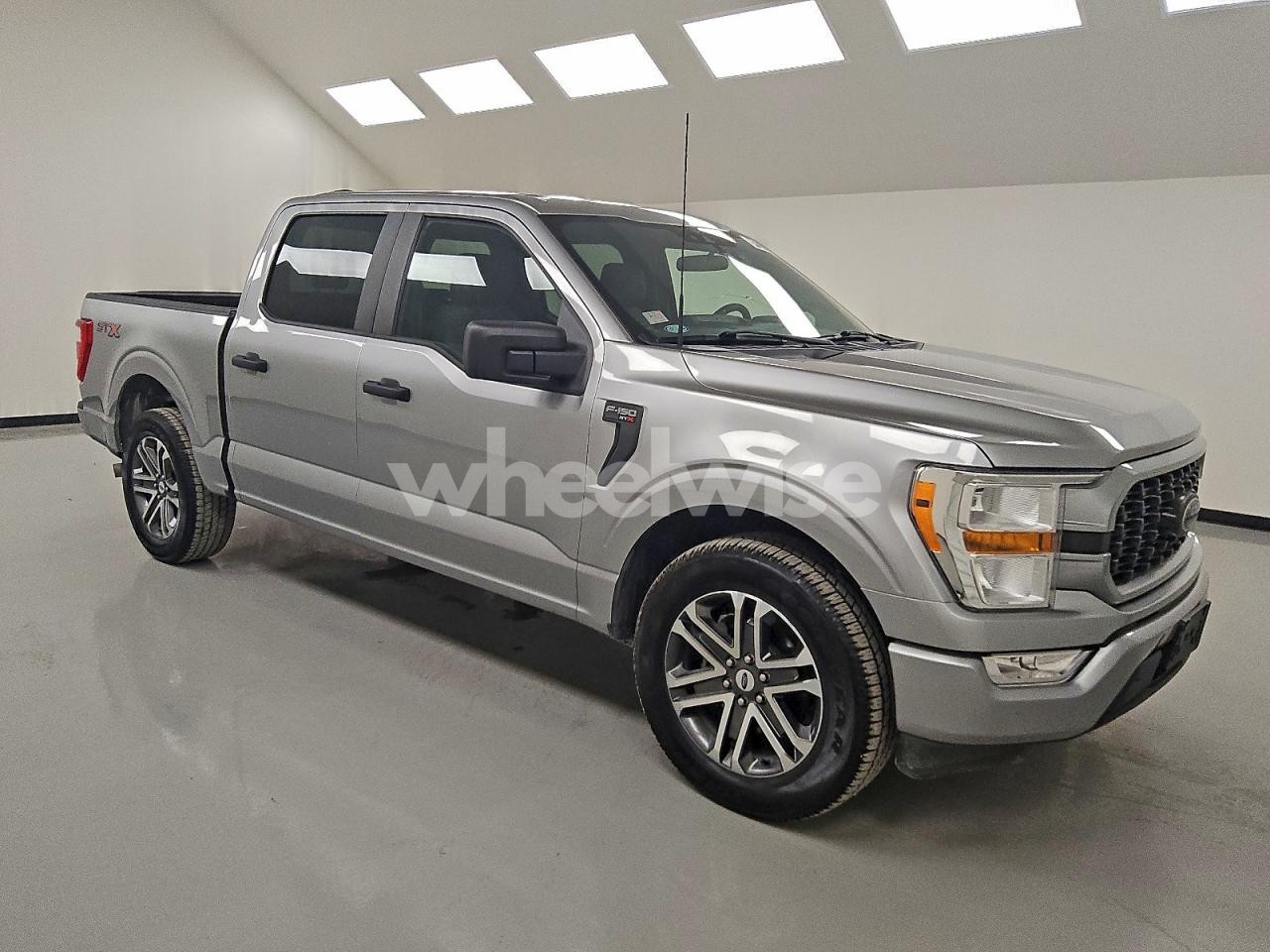 Photo 4 of 2022 FORD F150 SUPERCREW (VIN 1FTEW1CP8NKD49762)