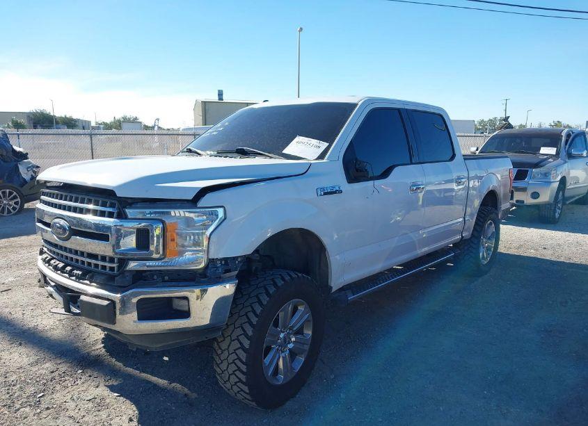Photo 2 of 2018 Ford F-150 XLT (VIN 1FTEW1CP9JFB64817)