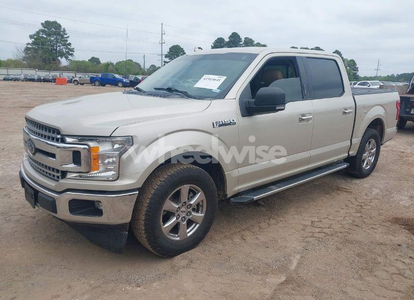 Photo 2 of 2018 Ford F-150 XLT (VIN 1FTEW1CP9JKE35964)
