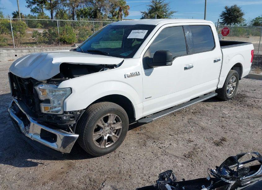 Photo 2 of 2015 Ford F-150 XLT (VIN 1FTEW1CPXFFD03117)