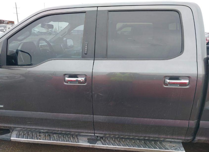 Photo 14 of 2015 Ford F-150 LARIAT (VIN 1FTEW1CPXFKF01218)