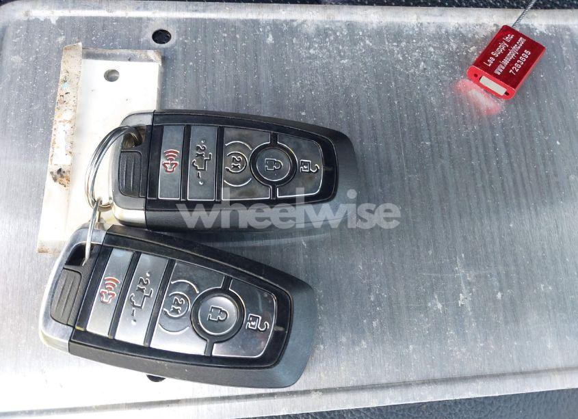 Photo 11 of 2019 Ford F-150 LARIAT (VIN 1FTEW1E40KKE24565)