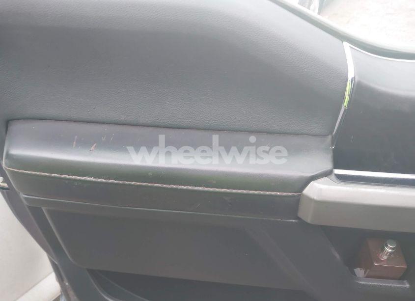 Photo 16 of 2019 Ford F-150 PLATINUM (VIN 1FTEW1E41KFD14262)