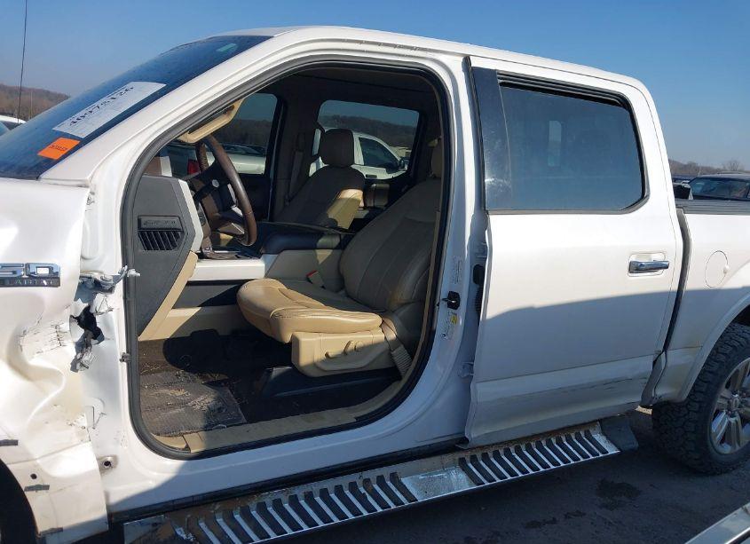 Photo 15 of 2019 Ford F-150 LARIAT (VIN 1FTEW1E41KKE47059)