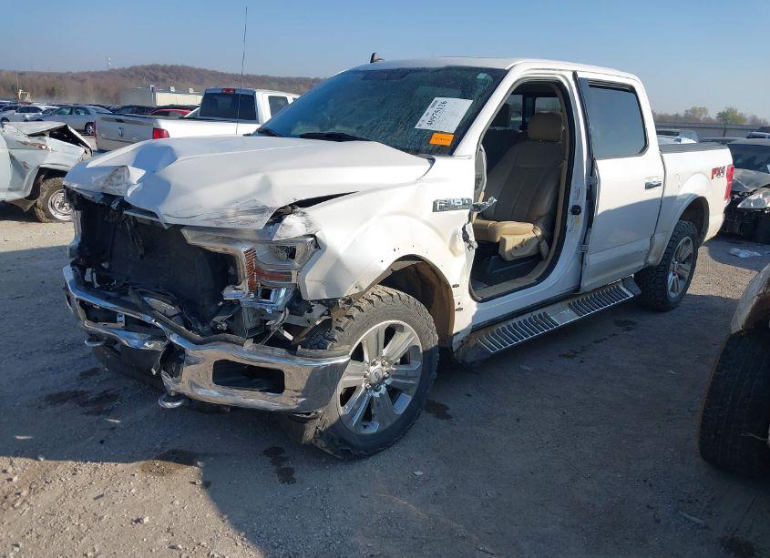 Photo 2 of 2019 Ford F-150 LARIAT (VIN 1FTEW1E41KKE47059)
