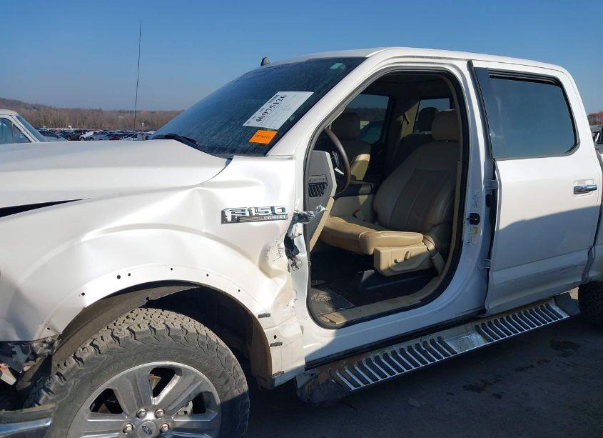 Photo 6 of 2019 Ford F-150 LARIAT (VIN 1FTEW1E41KKE47059)