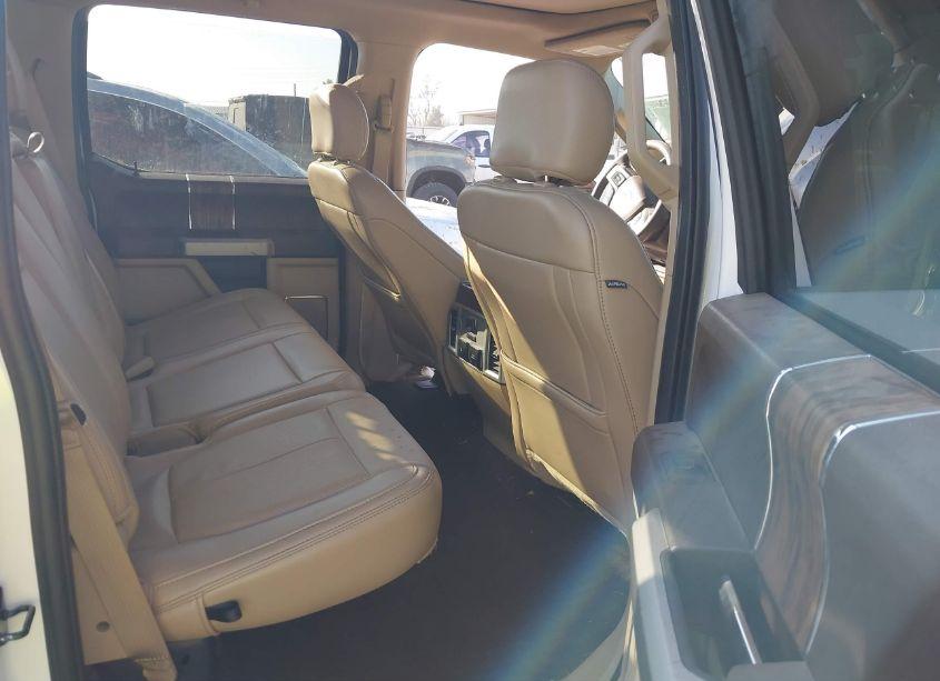 Photo 8 of 2019 Ford F-150 LARIAT (VIN 1FTEW1E41KKE47059)