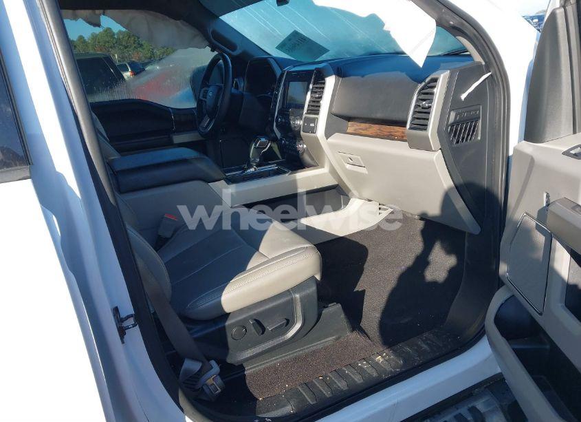 Photo 5 of 2019 Ford F-150 LARIAT (VIN 1FTEW1E47KFB50693)