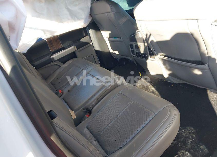 Photo 8 of 2019 Ford F-150 LARIAT (VIN 1FTEW1E47KFB50693)