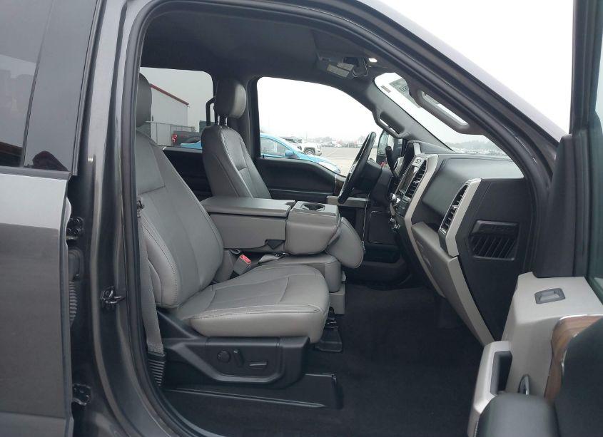 Photo 5 of 2019 Ford F-150 LARIAT (VIN 1FTEW1E49KKC42105)