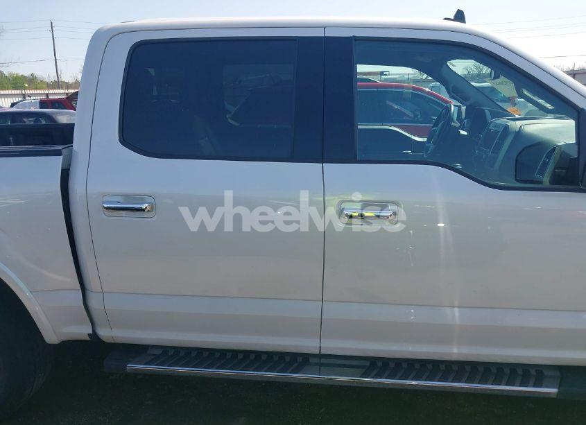Photo 13 of 2019 Ford F-150 LARIAT (VIN 1FTEW1E49KKE13564)