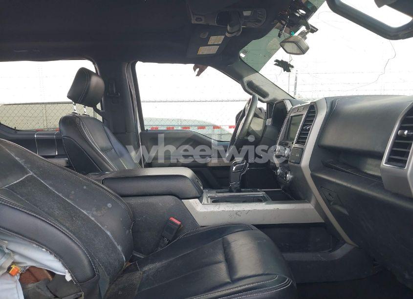 Photo 5 of 2019 Ford F-150 LARIAT (VIN 1FTEW1E53KKE13293)